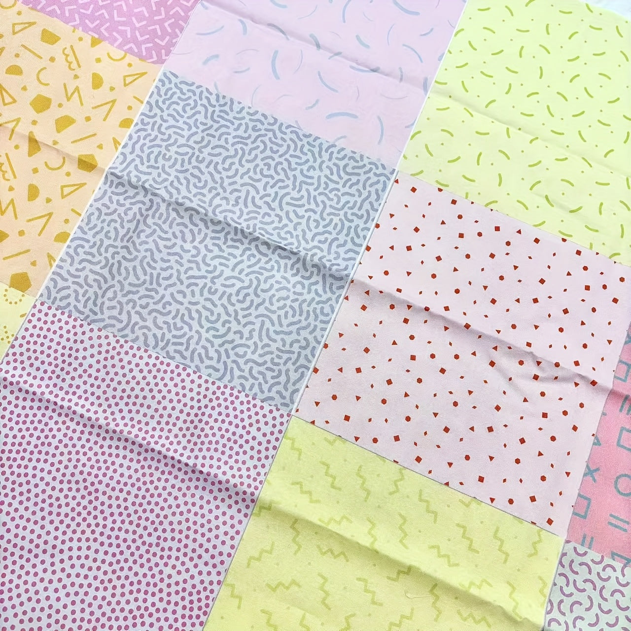 100% Cotton 18 Patterns 23x23cm (9x9in) Quilting Fabric Squares, Sweet Retro Geometric And Abstract Cotton Craft Cloth Blocks, Quilting Supplies For DIY Sewing, Modern Home Textiles Handmade Fabric