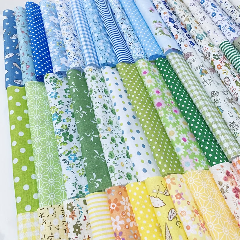One Hundred Pieces Of Cotton Floral Fabric Waste Are Used As Patchwork DIY Handicraft Materials For Making Doll Clothes.