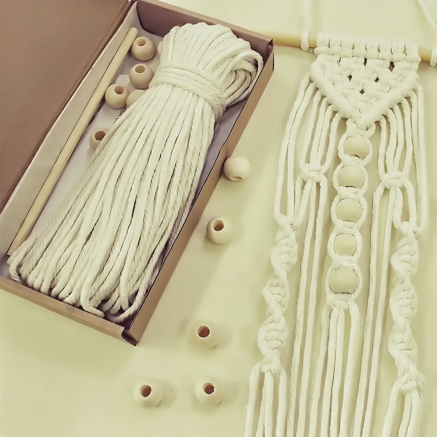 A Complete Beginner'S Knitting Kit for Making a Flower Pot Net Bag, Featuring a DIY Knitting Set with Step-By-Step Instructions. It'S Ideal for Home Decoration And Makes a Perfect Holiday Gift for Family And Friends.