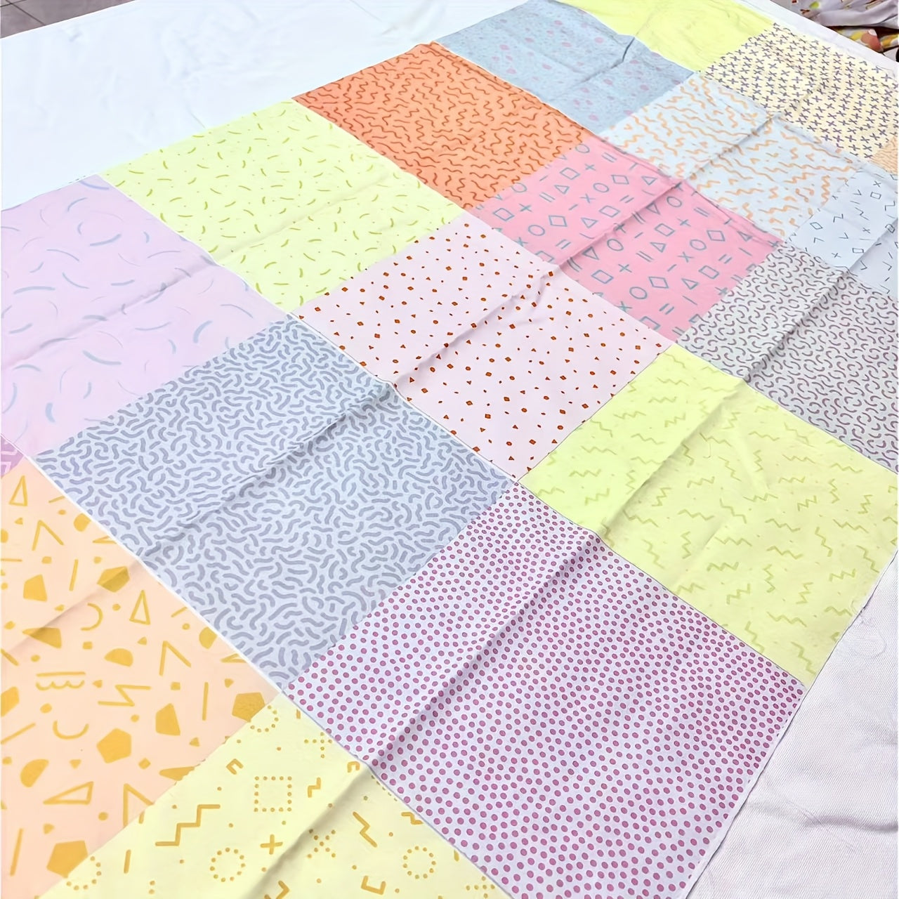 100% Cotton 18 Patterns 23x23cm (9x9in) Quilting Fabric Squares, Sweet Retro Geometric And Abstract Cotton Craft Cloth Blocks, Quilting Supplies For DIY Sewing, Modern Home Textiles Handmade Fabric