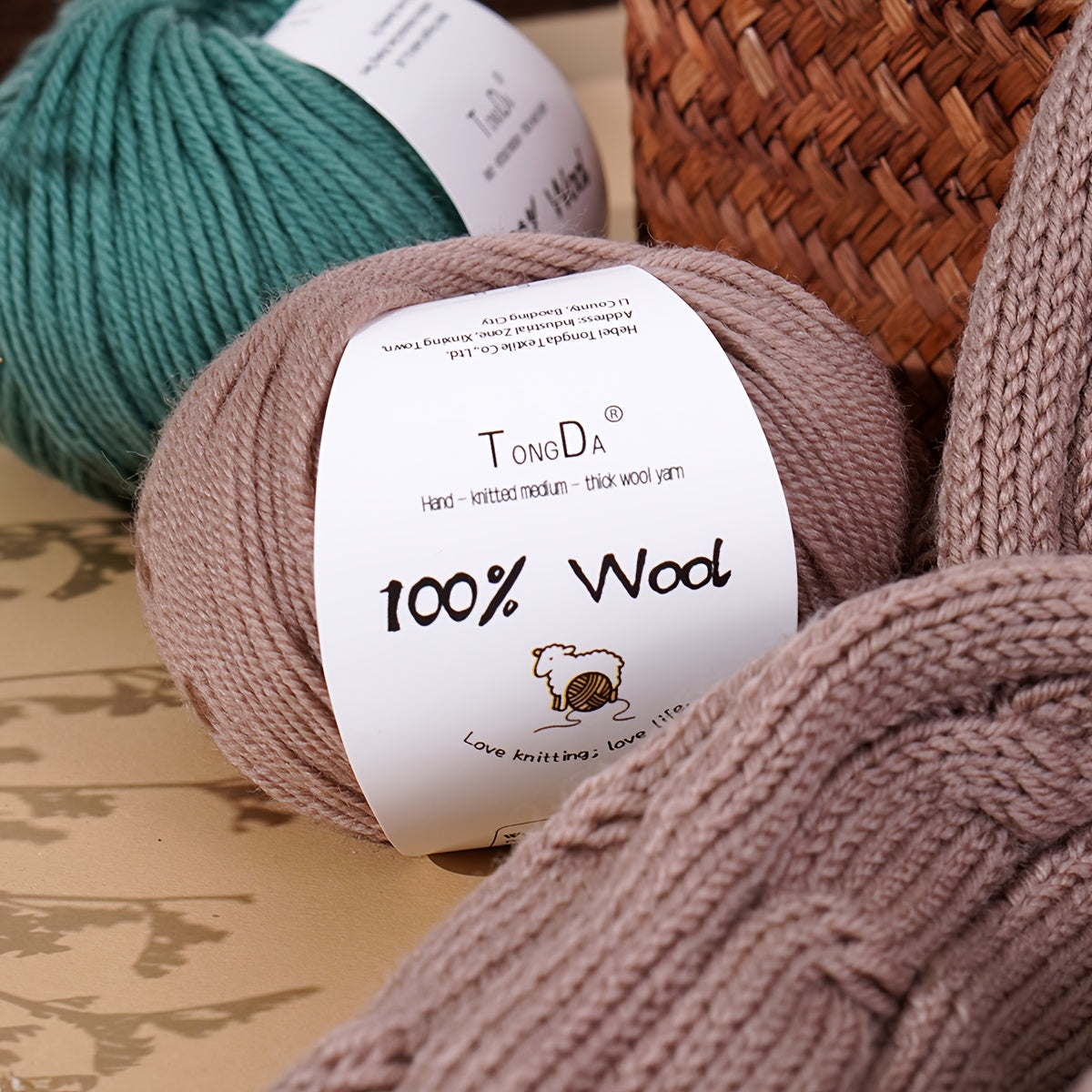 500G/10pcs 100% Wool Yarn 4-Layer Medium-Coarse Wool Yarn Does Not Pill, Fade, Or Shed. Suitable for Novice Knitters. Suitable for Sweaters, Coats, Hats, Scarves, Shawls, Blankets And Other Crocheted Products.
