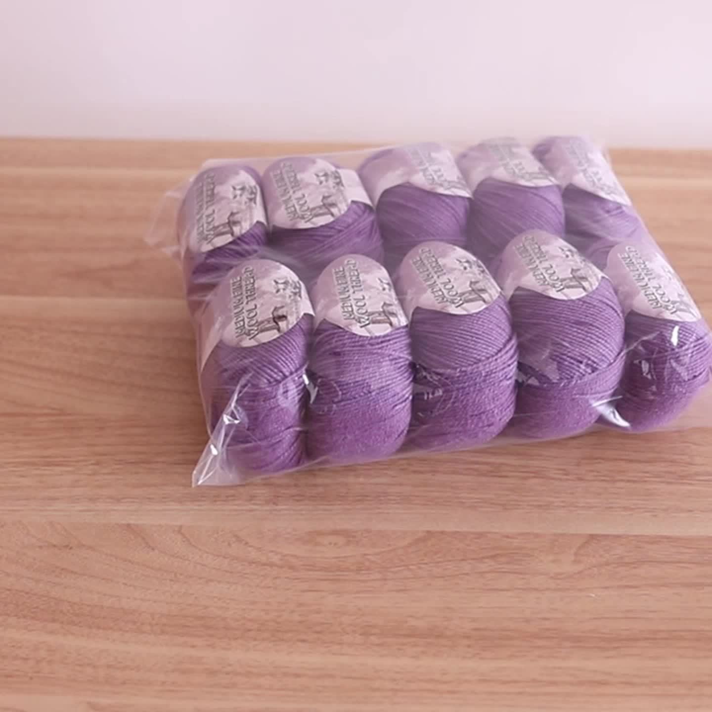 500g 1 large bag of high-quality medium-weight 212 wool yarn, hand-spun worsted wool suitable for knitting autumn and winter fashionable sweaters, scarves, hats, mittens, blankets, rugs, and various handicrafts. 100% wool. 1