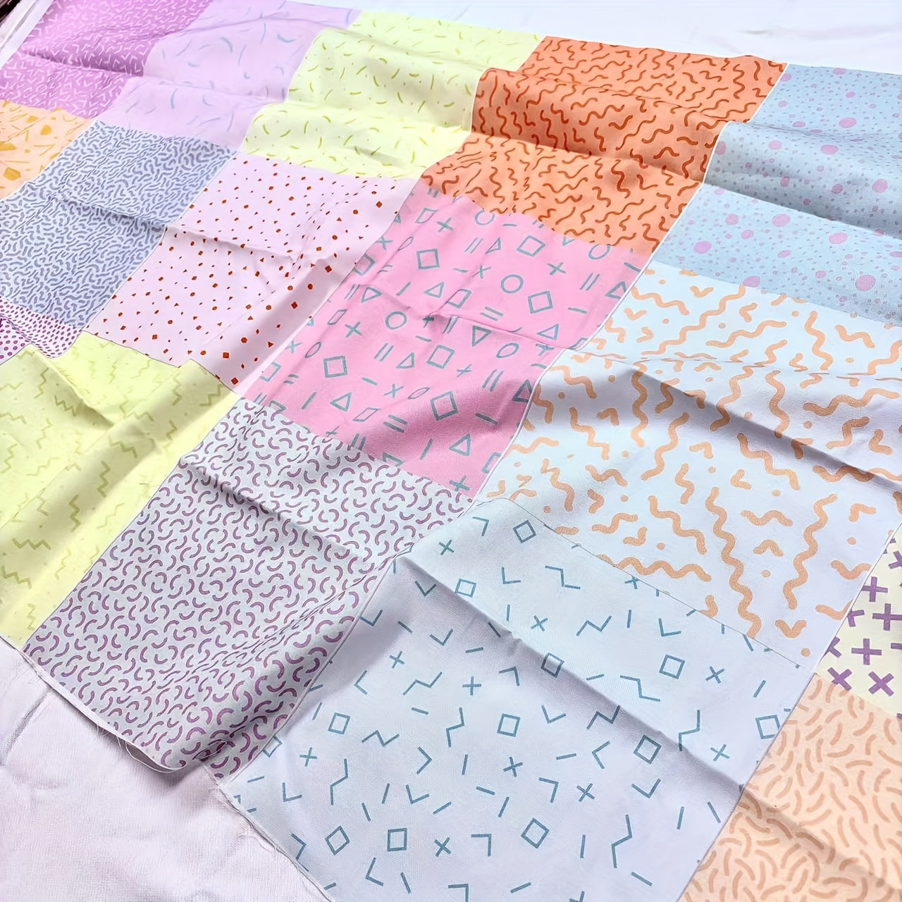 100% Cotton 18 Patterns 23x23cm (9x9in) Quilting Fabric Squares, Sweet Retro Geometric And Abstract Cotton Craft Cloth Blocks, Quilting Supplies For DIY Sewing, Modern Home Textiles Handmade Fabric