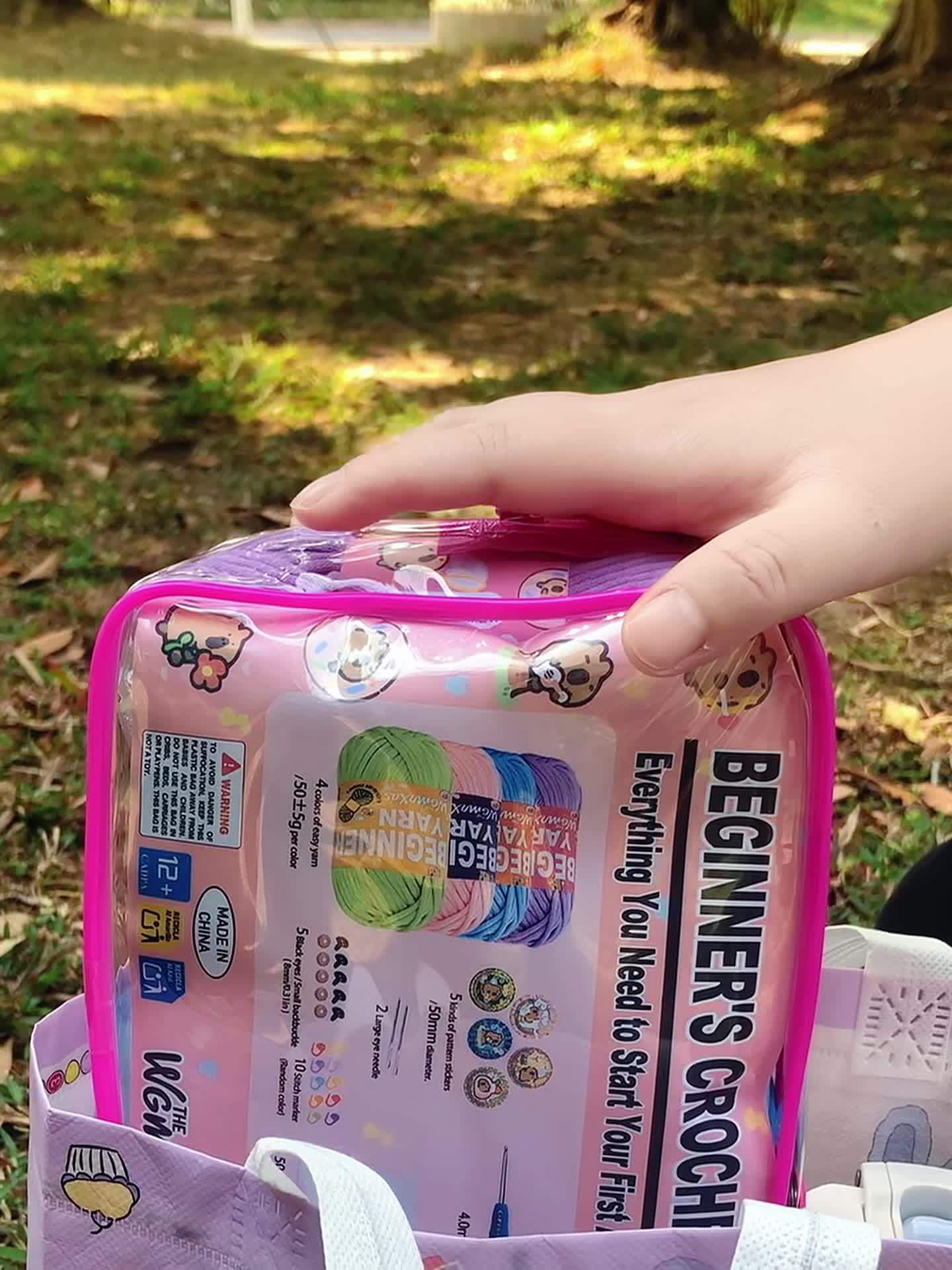 4pcs Yarn Crochet, Beginner Yarn, Crochet Yarn, Crochet Yarn with Easy-to-See Stitches, Storage Tote Bag, Straight Pins, Capybara Theme Crochet Kit, Crochet Yarn For Beginners