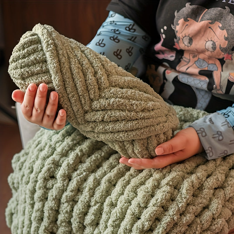 Extra Large Plush Cat Tail Chenille Yarn, Two Skeins per Pack (Total 480g, 16.93oz), for Hand Knitting and Crocheting - Fluffy Soft Giant Bulky yarn. Ideal Thumbneedle Yarn for DIY Blankets, Pet Beds, Rugs, Pillows & Home Dec