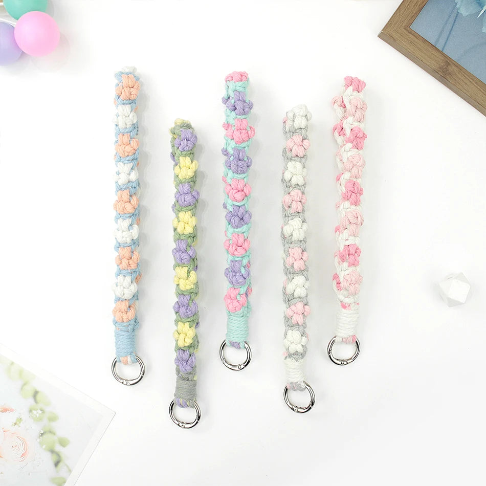 Handmade Woven Cat's Paw Wristband keychain Macrame Kit With Tutorial For Beginners Hand DIY Cat Paw Wristlet Key Chain Lanyard