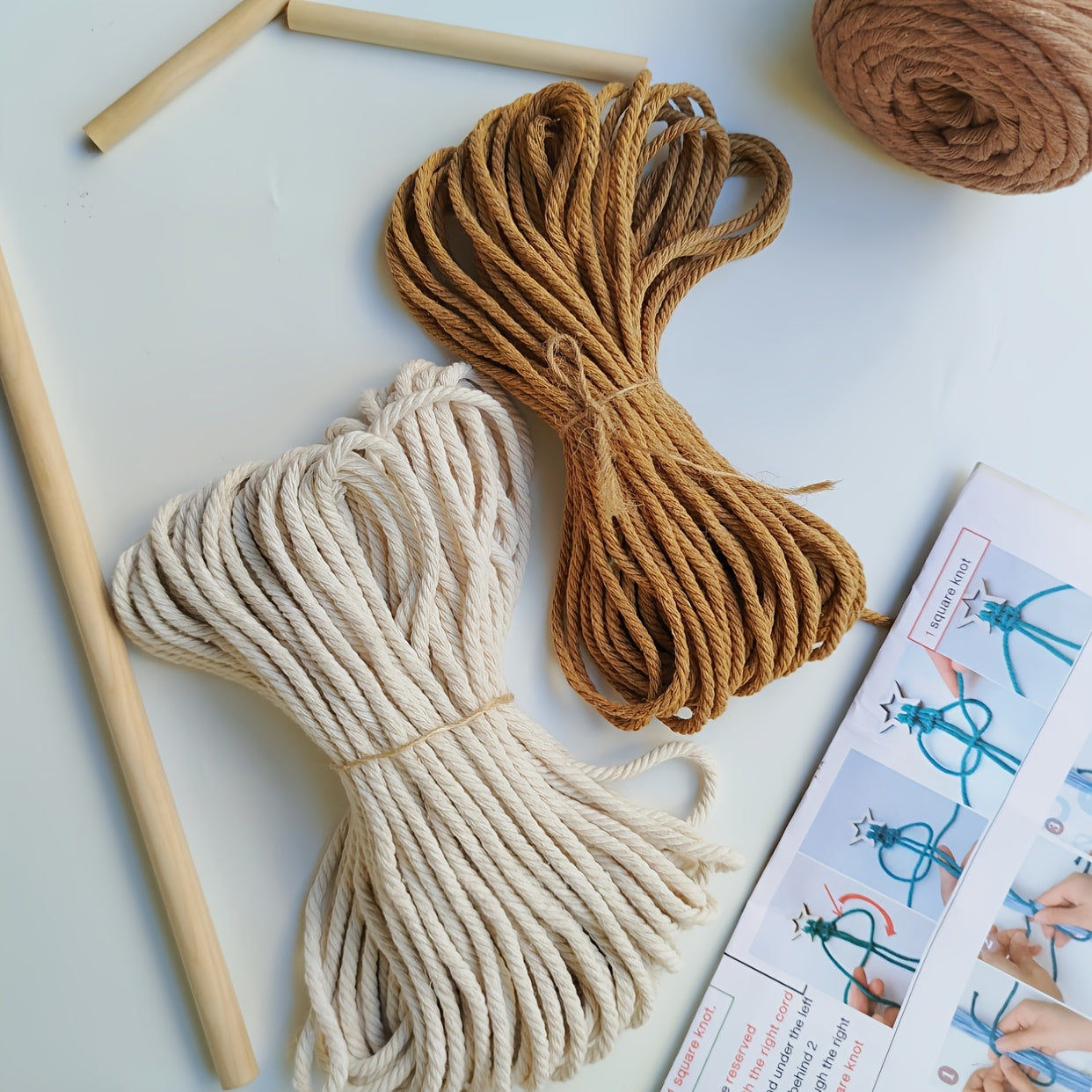 A Beginner'S Knitting Kit - Complete Tapestry Starter Set with Step-By-Step Instructions - Yarn & Needles Included - DIY Knitting Kit for Home Decor - Perfect Gift for Family & Friends - Ideal for Holidays