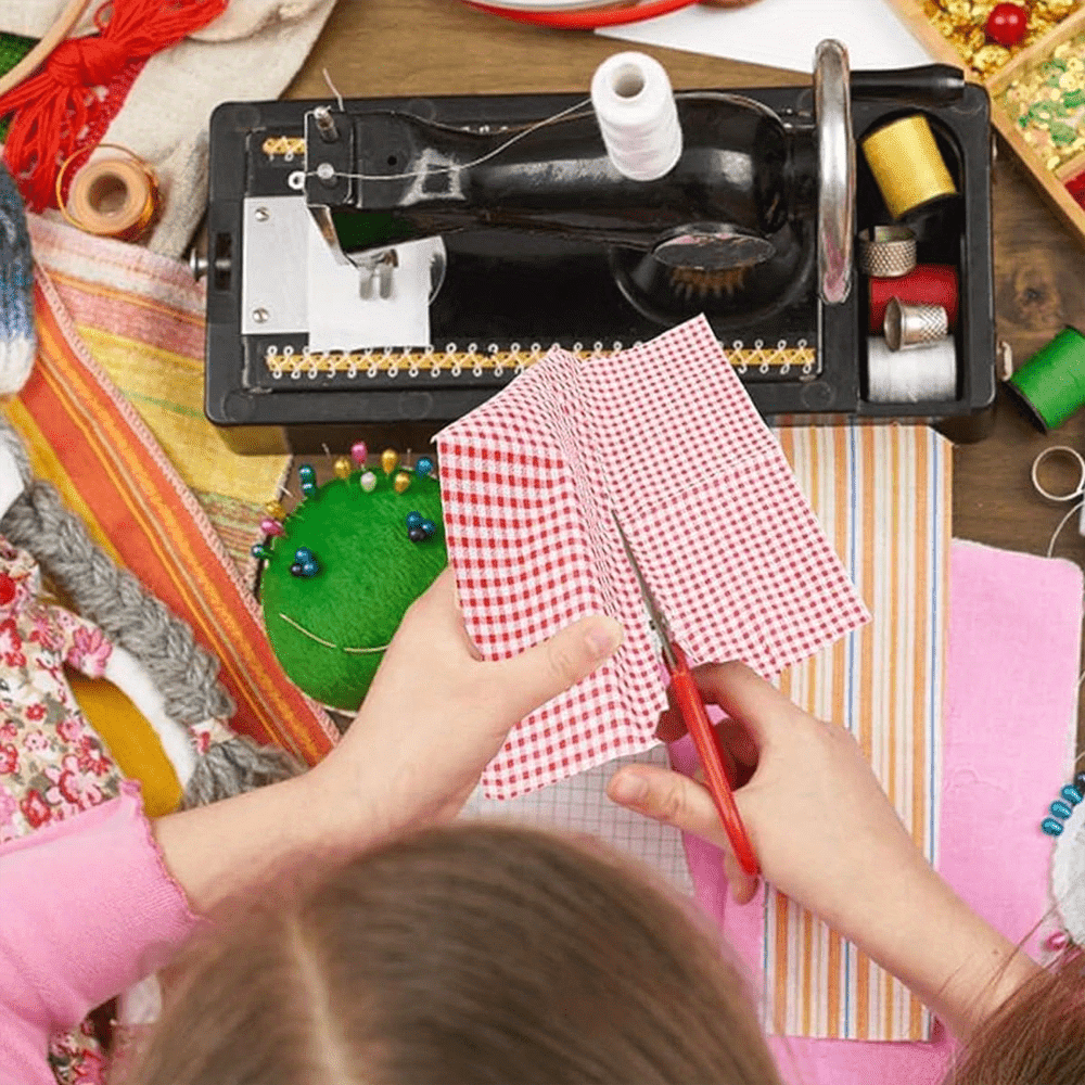 100pcs Layer Cakes Squares For Quilting, Layer Cake Fabric, Quilting Supplies Cotton Cloth, Pre-Cut Fabric Squares Bundles For Sewing Patchwork (Random Color)