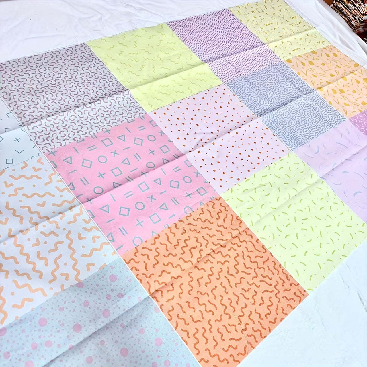 100% Cotton 18 Patterns 23x23cm (9x9in) Quilting Fabric Squares, Sweet Retro Geometric And Abstract Cotton Craft Cloth Blocks, Quilting Supplies For DIY Sewing, Modern Home Textiles Handmade Fabric