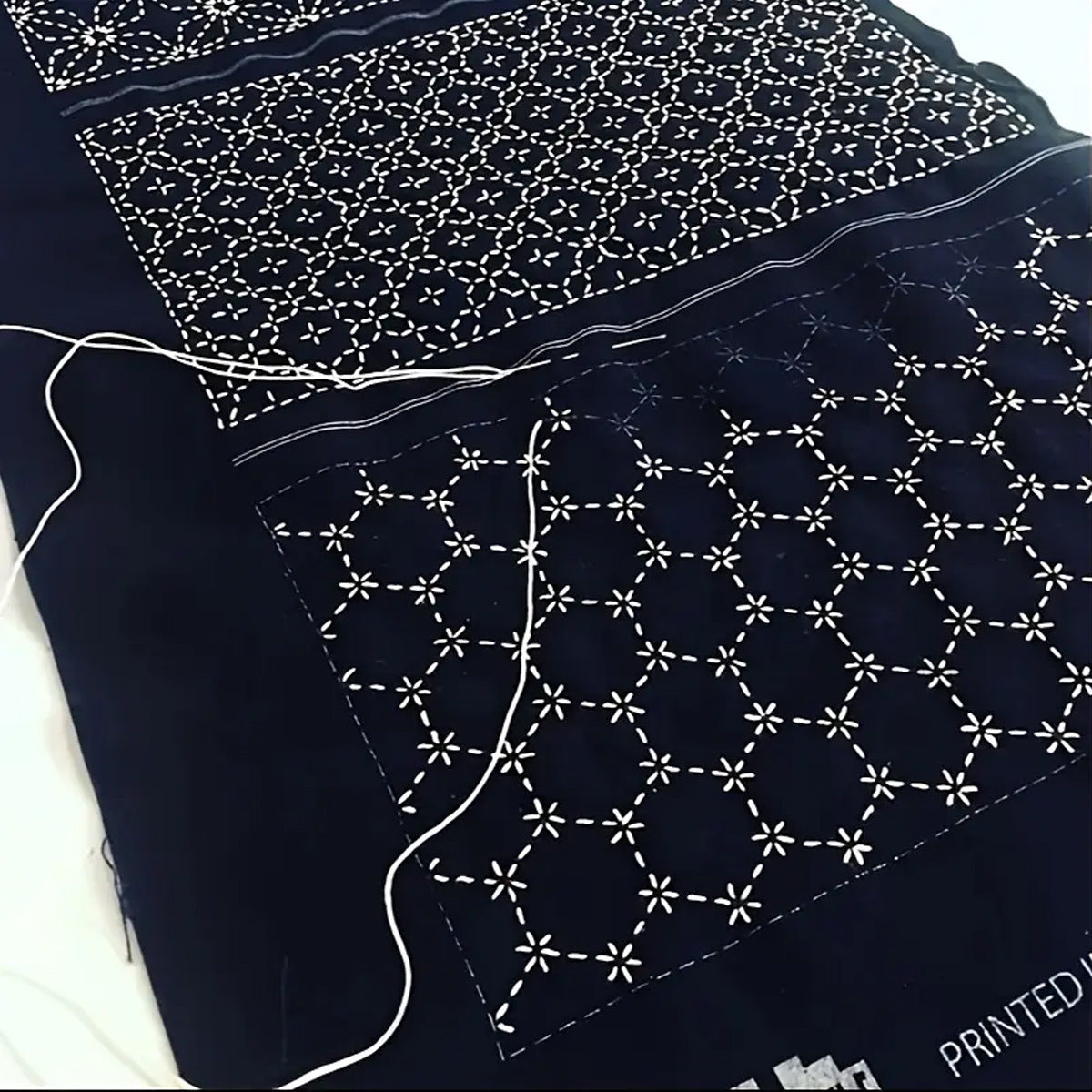 32pcs fashionable, exquisite, creative design embroidery templates, reusable geometric embroidery pattern templates, gifts for parties, parties, Christmas, Halloween, Thanksgiving, and family and friends, Bead Embroidery Kits